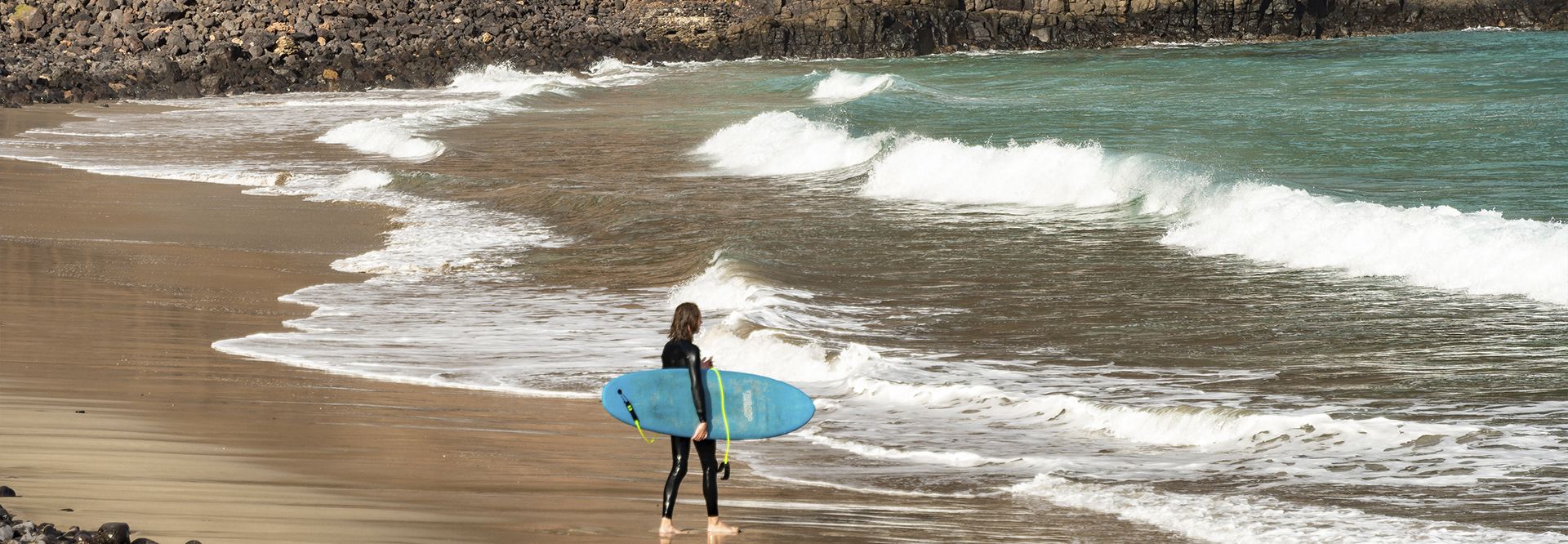 Surfeando el norte de Lanzarote. Guía de turismo y planazos.