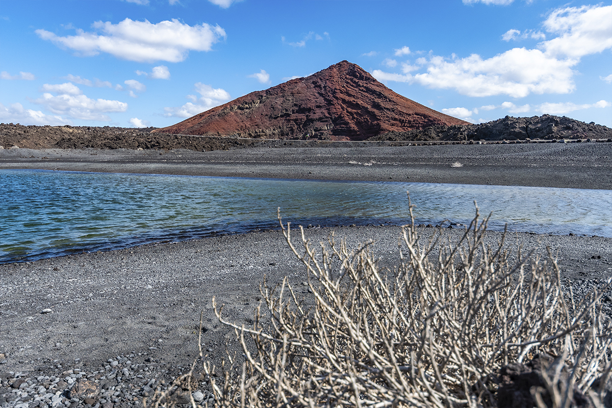 volcán bermeja playa lanzarote