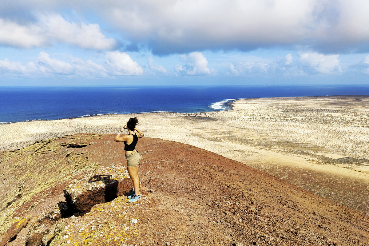 Bermeja mountain top in La Graciosa - Yaizart