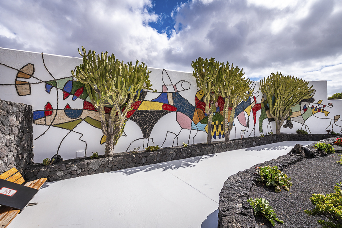 mural cesar manrique - Yaizart