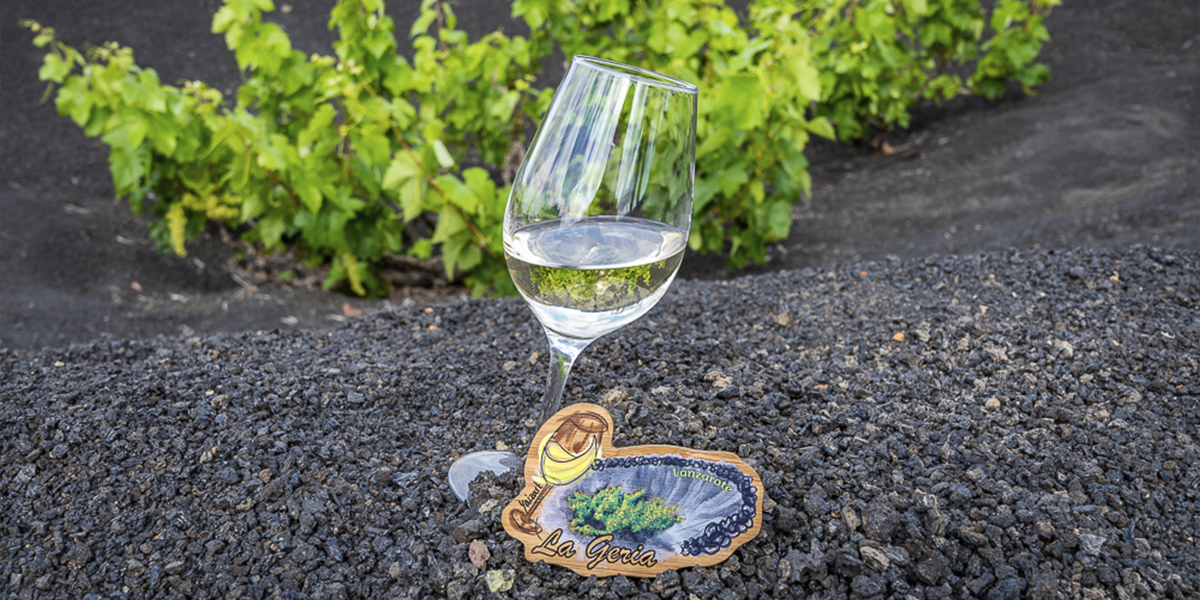 Imán de la geria con copa de vino