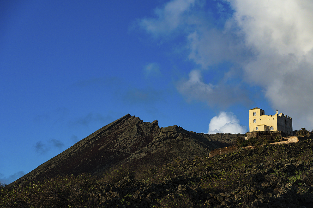 Corona volcano cycling route - Yaizart