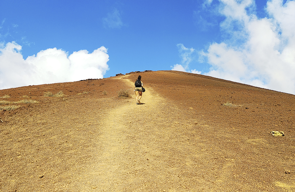 Trekking por Montaña Bermeja en isla de La Graciosa