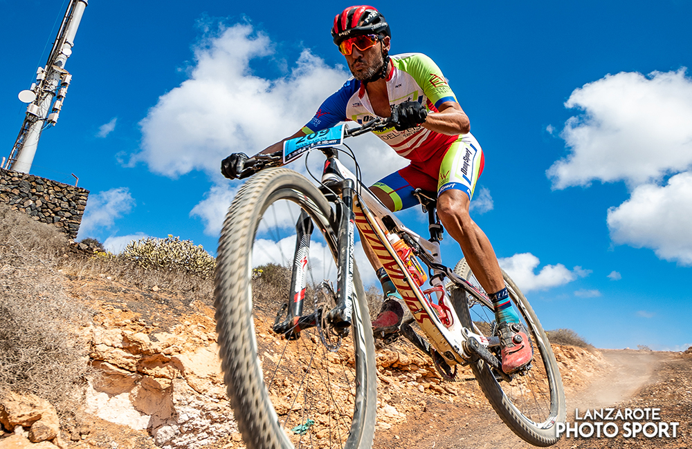 Ciclista en la Lanzarote norte Bike Race