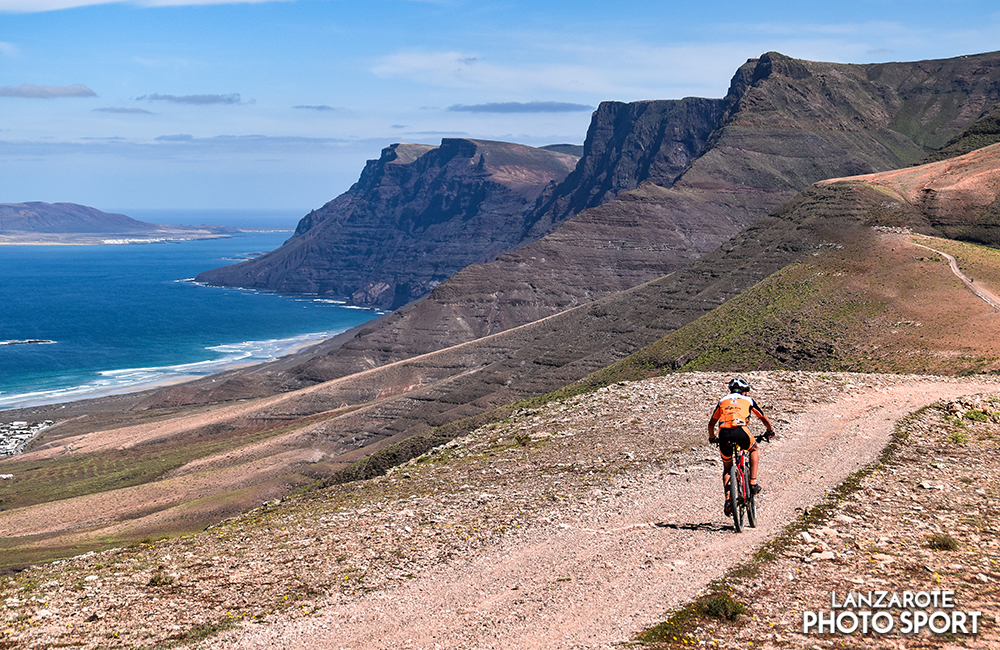 Ciclista en la prueba 4 Stage Lanzarote