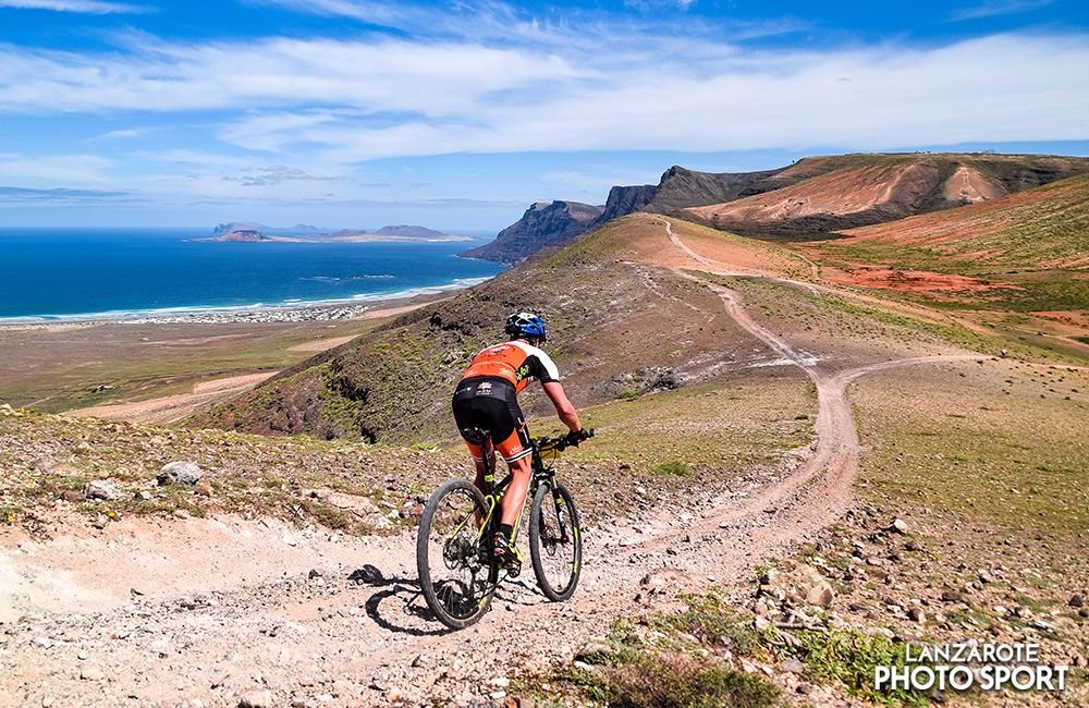 Mountainbike in the challenge 4 Stage Lanzarote