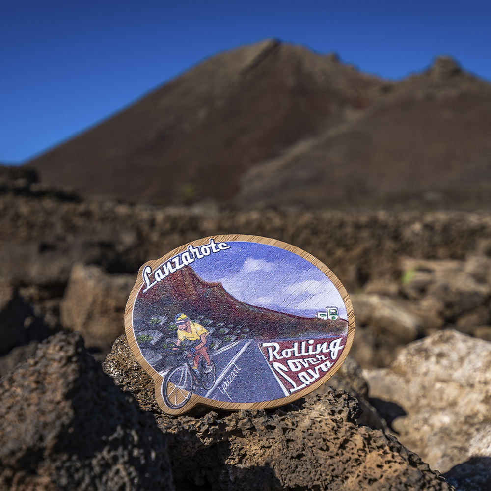 Imán Rolling over lava en volcán de la Corona