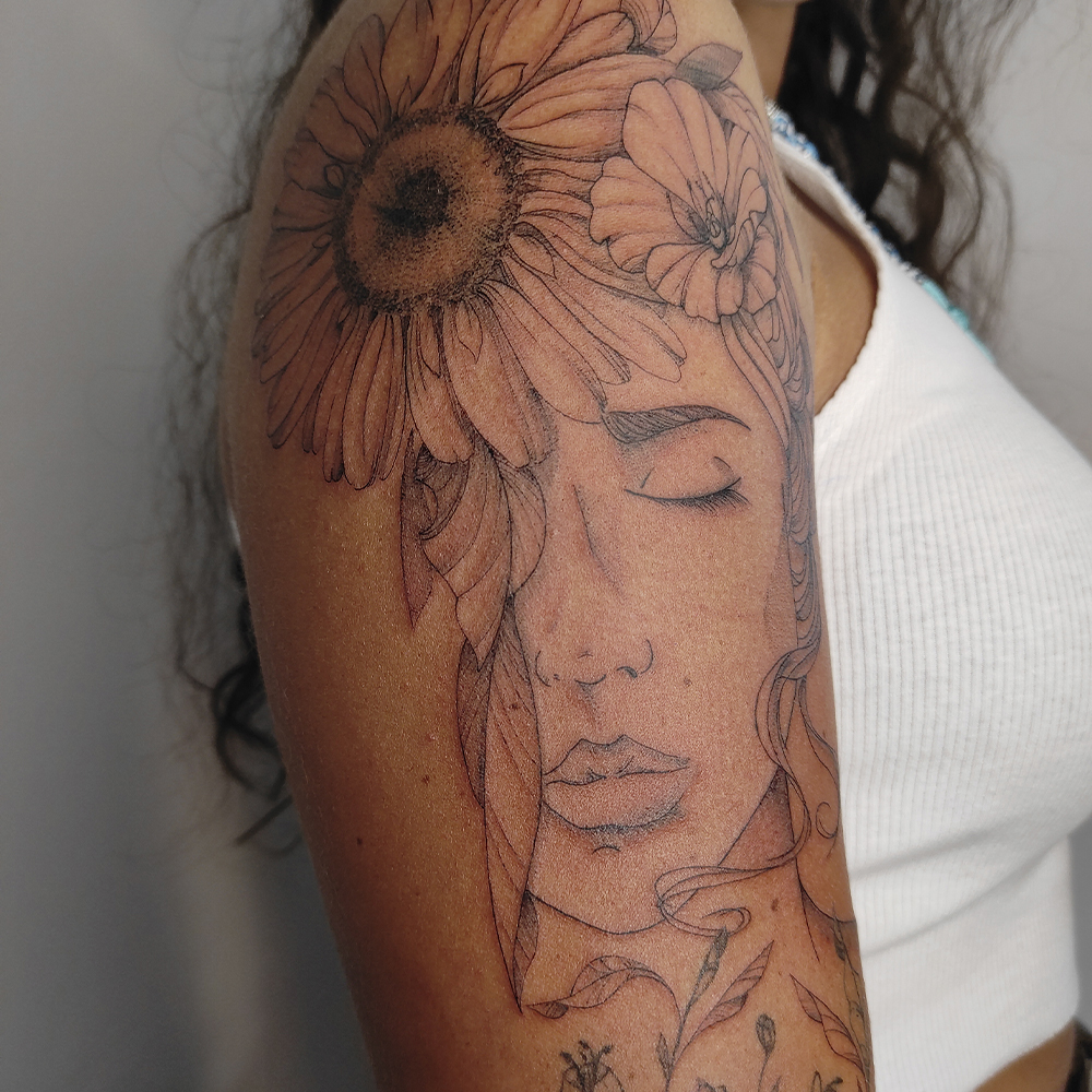 Rostro con flores