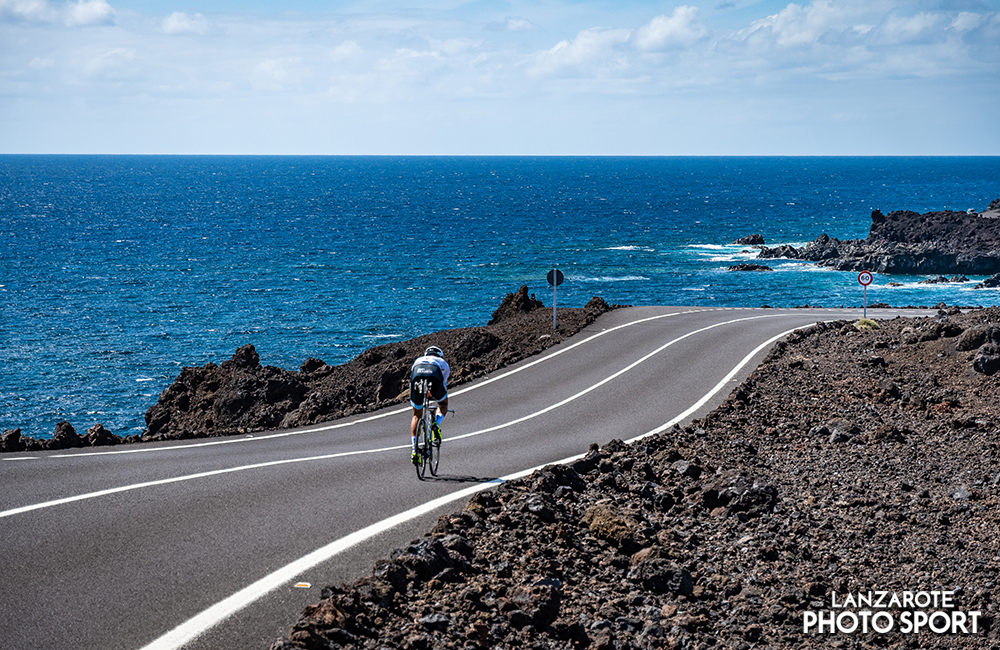 Ruta ciclista hacia los Hervideor en la carretera del Golfo