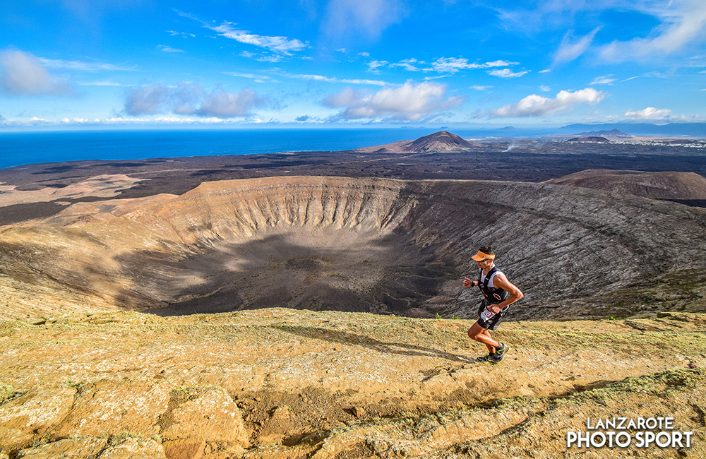 Views of a crater on the Tinajo You Trail