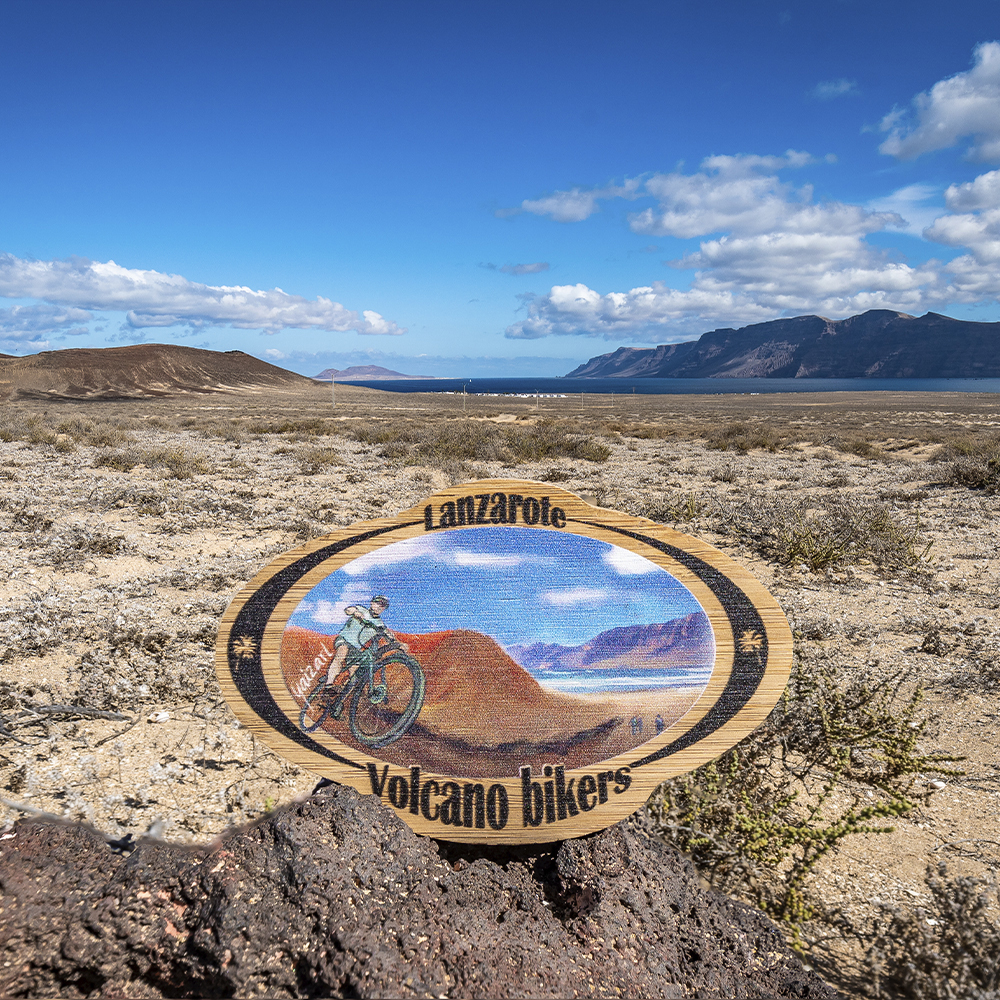 Magnet Volcano bikers on the cycling route from Soo to Famara